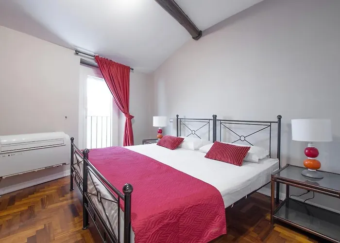 Historic Centre Luxurious House Ac And Wi-fi